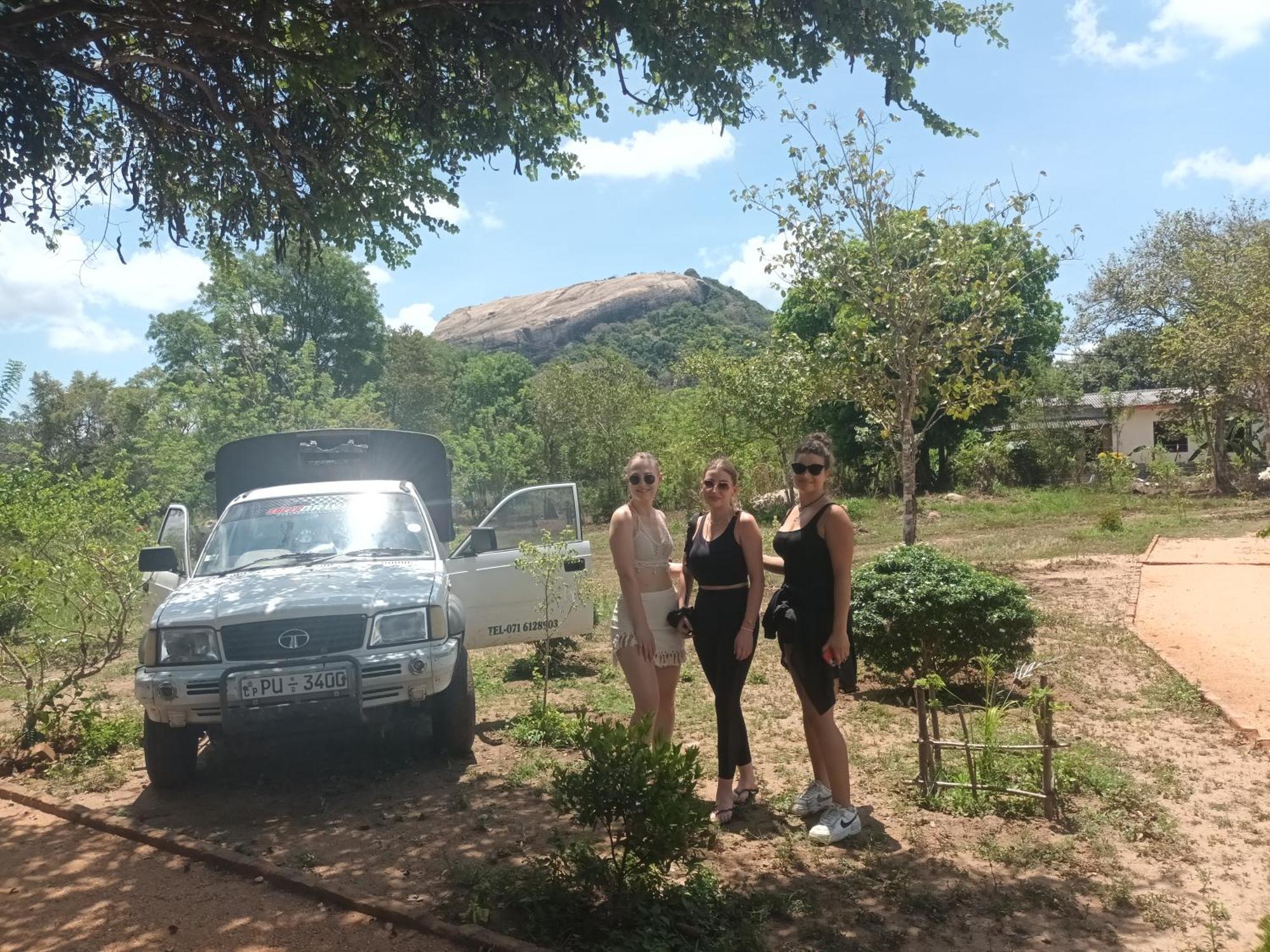 Hotel Sigiri Arana Sigiriya Esterno foto